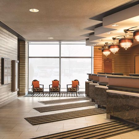 Coast Edmonton Plaza Hotel By Apa Exteriér fotografie