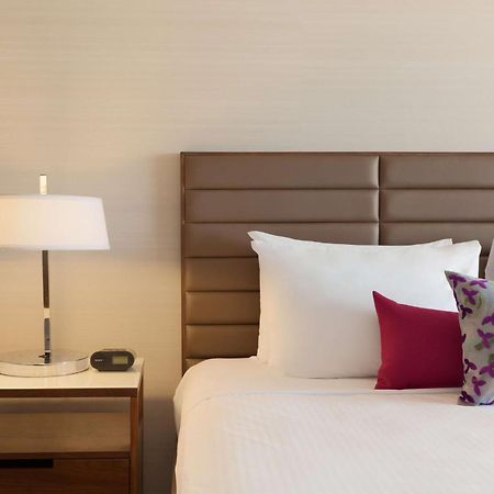Coast Edmonton Plaza Hotel By Apa Exteriér fotografie