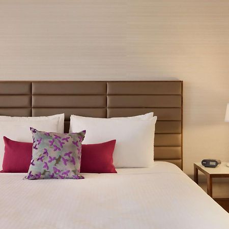 Coast Edmonton Plaza Hotel By Apa Exteriér fotografie