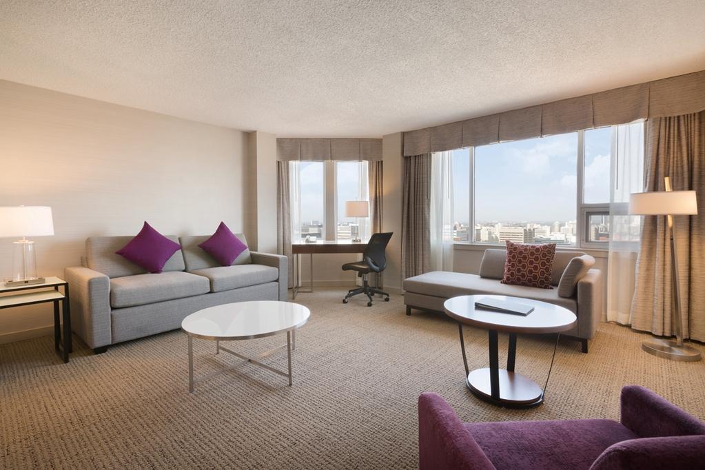 Coast Edmonton Plaza Hotel By Apa Pokoj fotografie