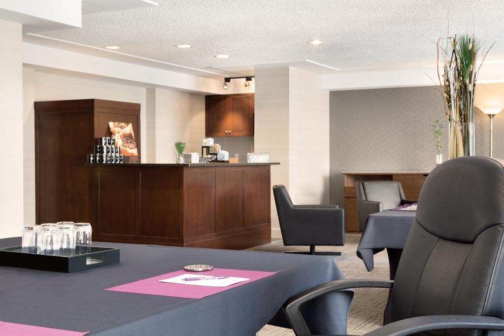 Coast Edmonton Plaza Hotel By Apa Restaurace fotografie
