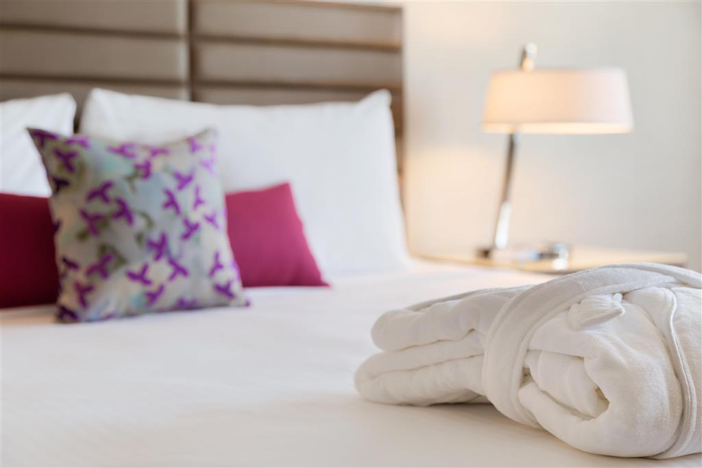 Coast Edmonton Plaza Hotel By Apa Pokoj fotografie
