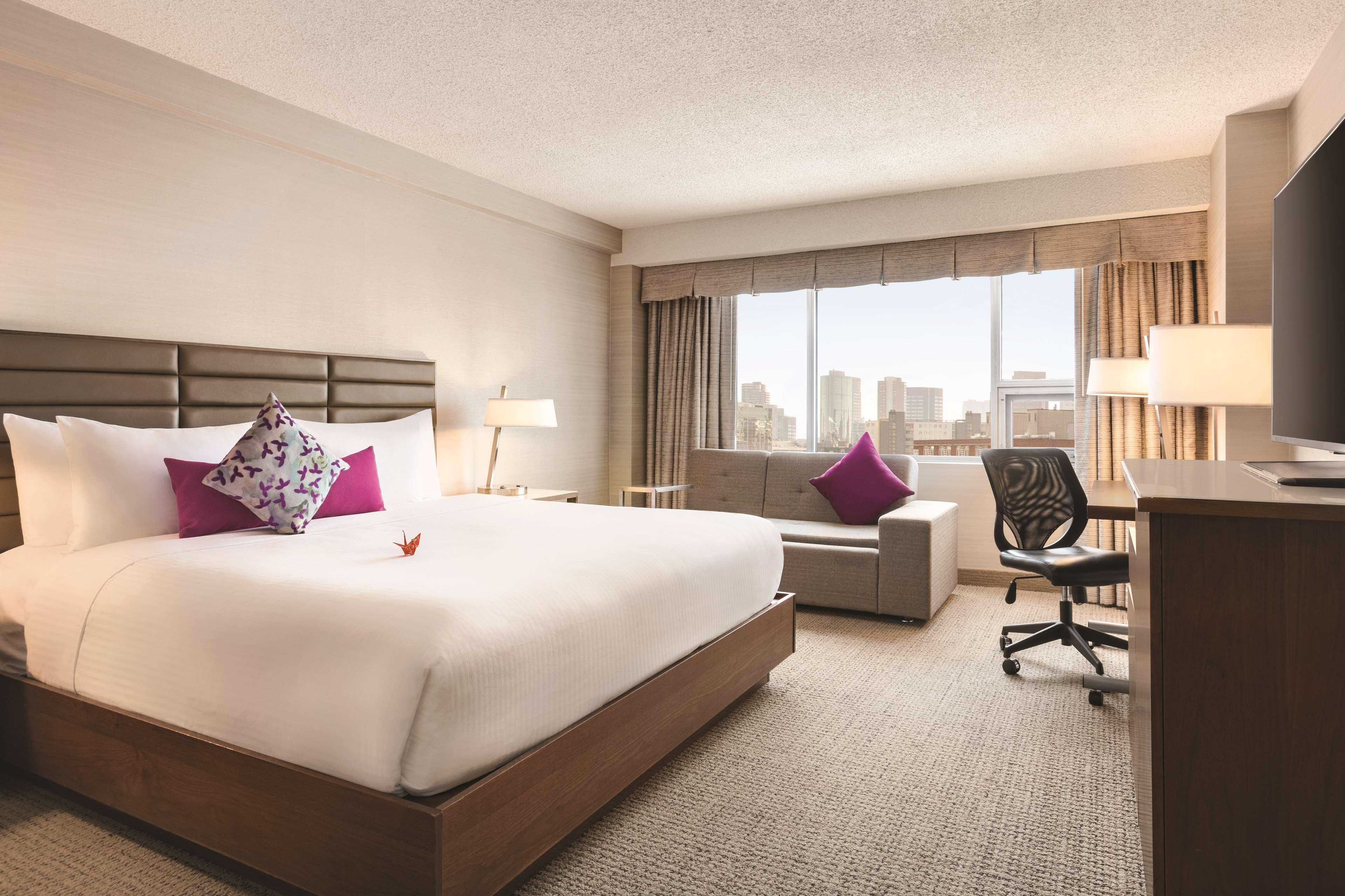Coast Edmonton Plaza Hotel By Apa Exteriér fotografie