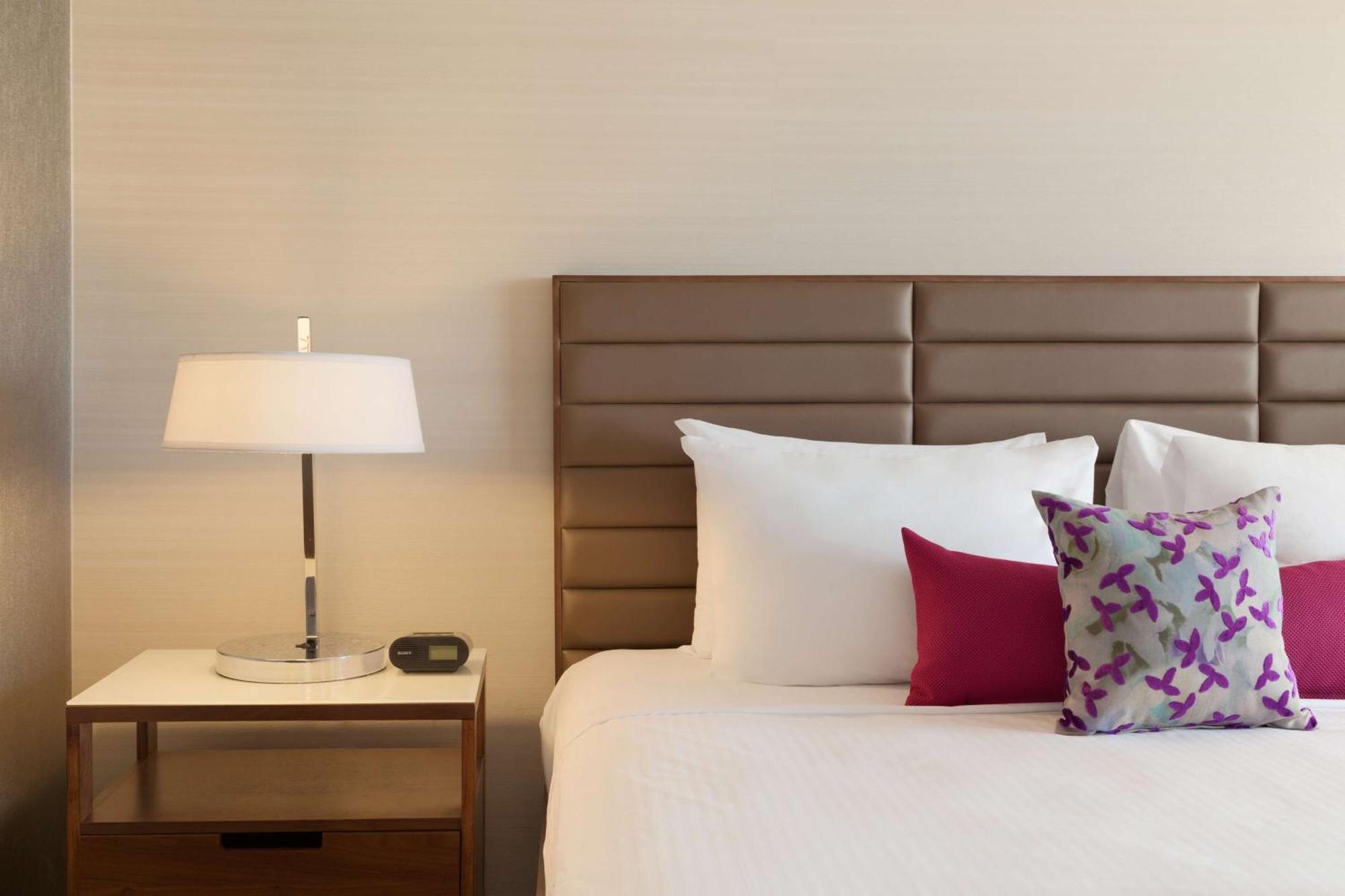 Coast Edmonton Plaza Hotel By Apa Exteriér fotografie