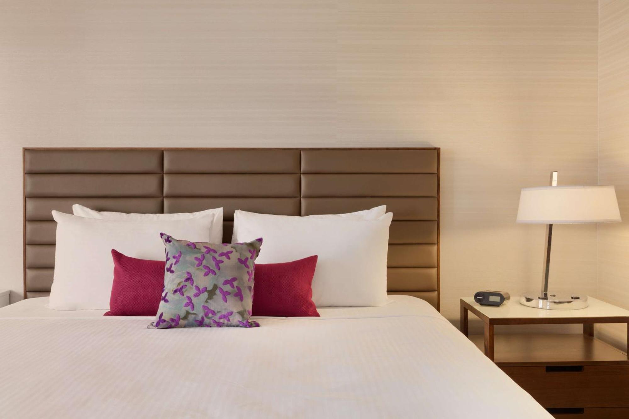 Coast Edmonton Plaza Hotel By Apa Exteriér fotografie