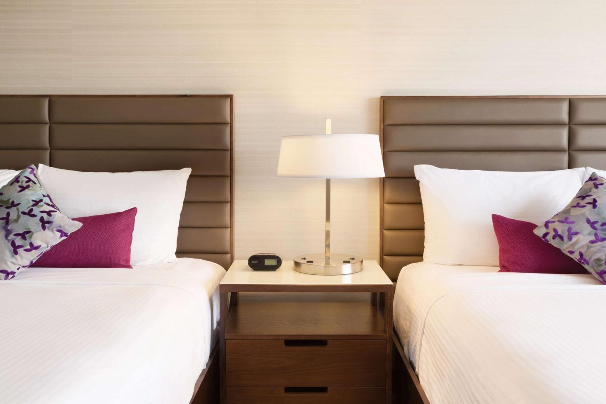 Coast Edmonton Plaza Hotel By Apa Exteriér fotografie
