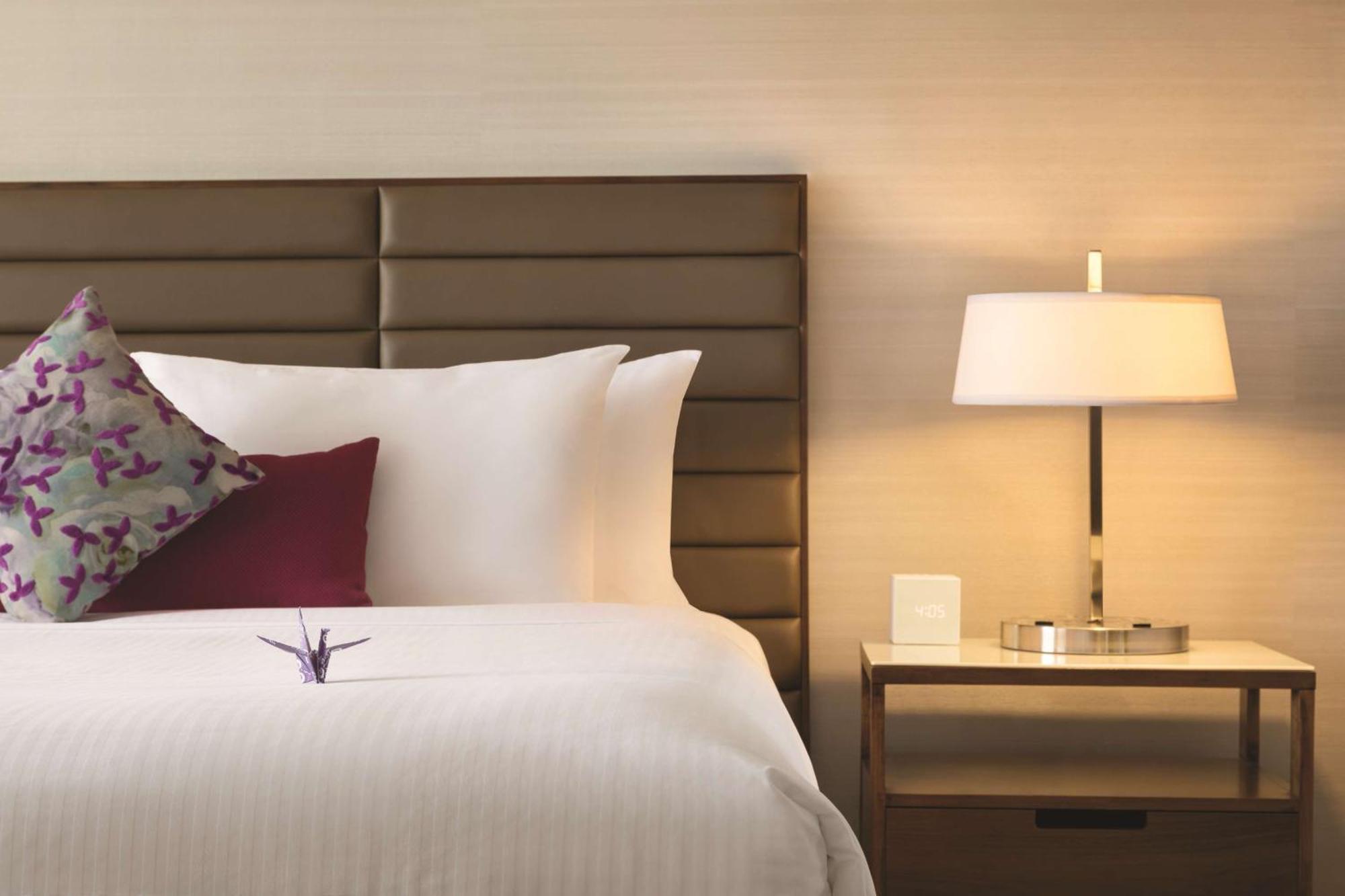 Coast Edmonton Plaza Hotel By Apa Exteriér fotografie