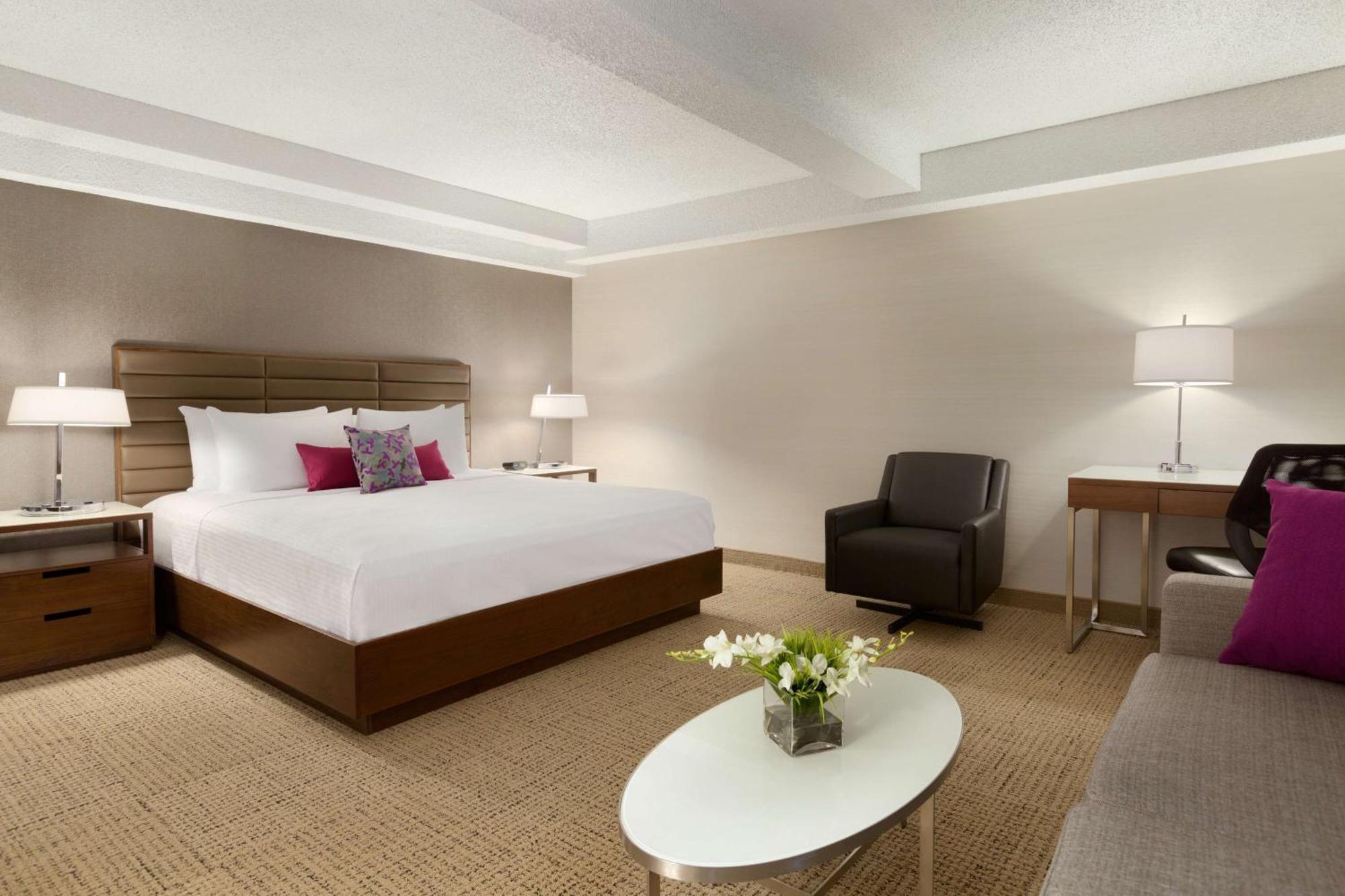 Coast Edmonton Plaza Hotel By Apa Exteriér fotografie