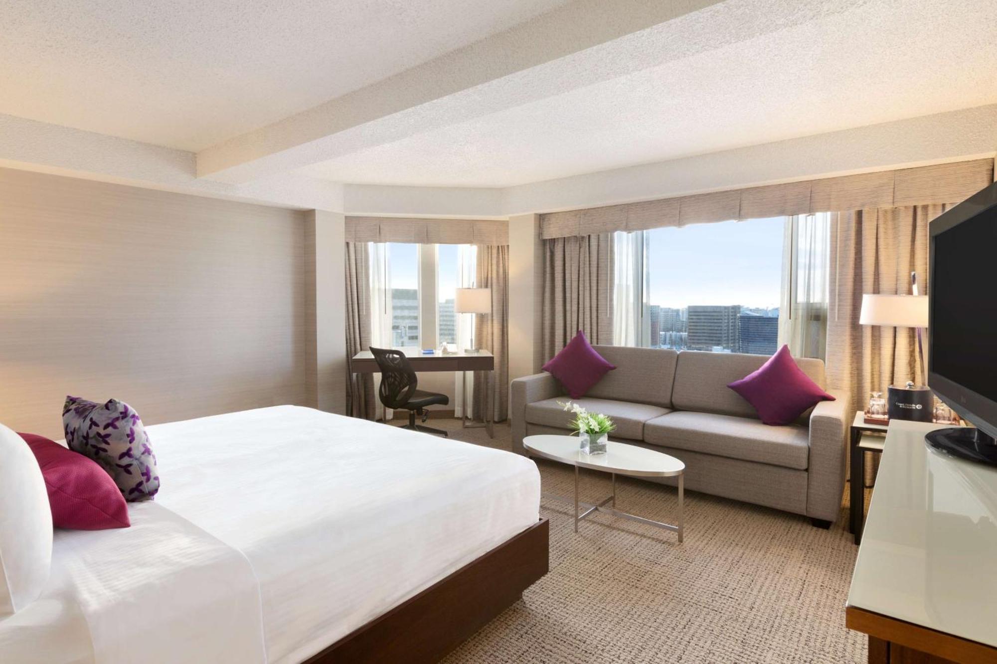Coast Edmonton Plaza Hotel By Apa Exteriér fotografie