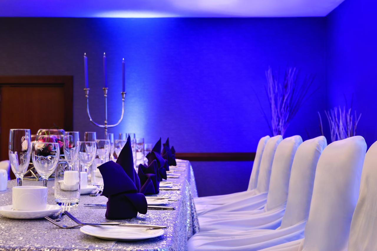 Coast Edmonton Plaza Hotel By Apa Exteriér fotografie