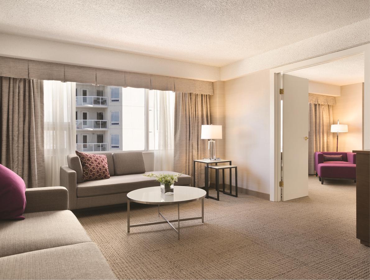 Coast Edmonton Plaza Hotel By Apa Exteriér fotografie