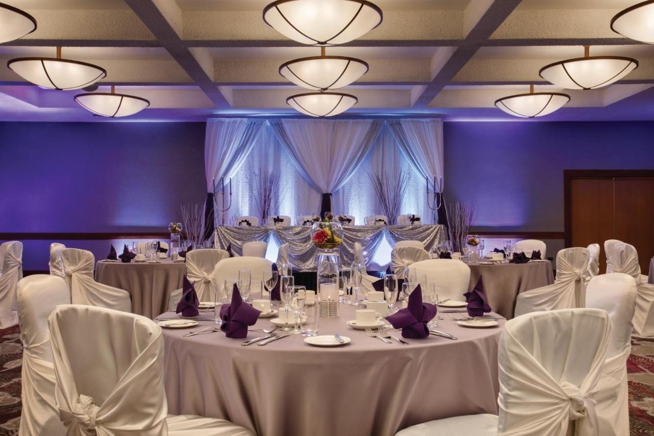 Coast Edmonton Plaza Hotel By Apa Exteriér fotografie