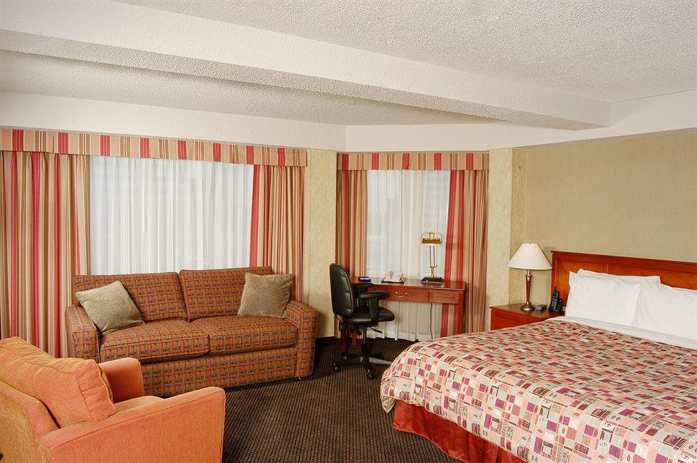 Coast Edmonton Plaza Hotel By Apa Pokoj fotografie